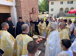 Свештеници цркве Архангела Гаврила Чајетина